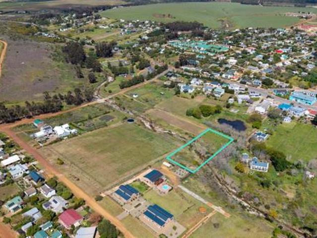 3 600 m² Land available in Napier