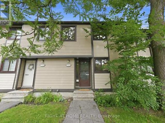 3 7874 Jeanne D'Arc Boulevard, Ottawa, ON, K1C 2E9 townhouse for sale | Listing ID X13541 | Royal LePage