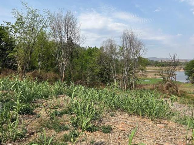 3 794 m² Land available in Estate D Afrique