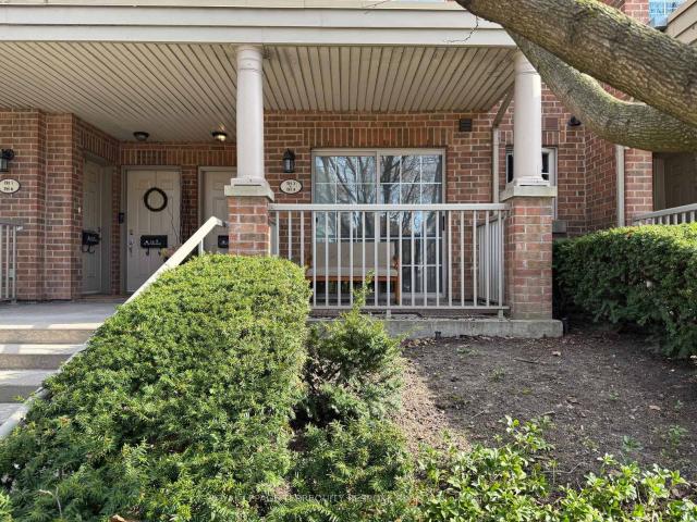 3 95 The Queensway, Toronto | 1Beds/1Bath, Townhouse, $1,950/mo | Condos. Ca