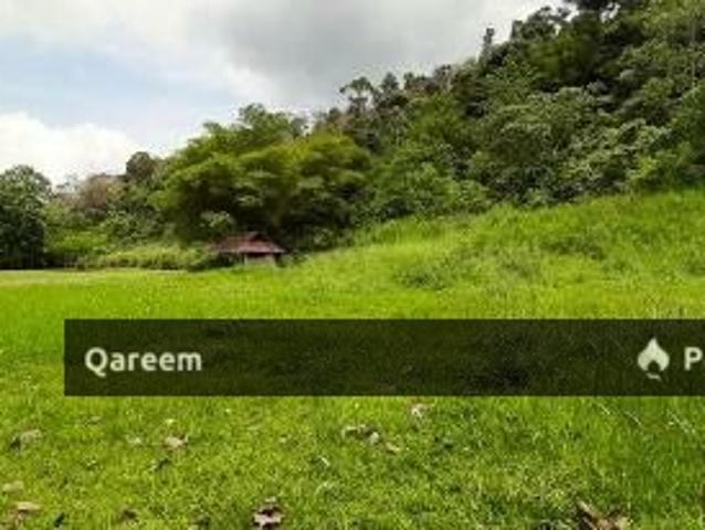 3.97 Ekar Janda baik berhampiran sungai yang bersih. Bentong Pahang