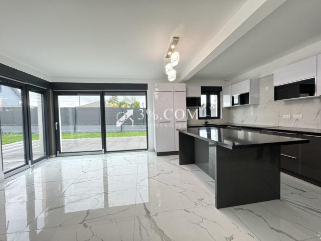 3%COM Belle maison contemporaine de 2021