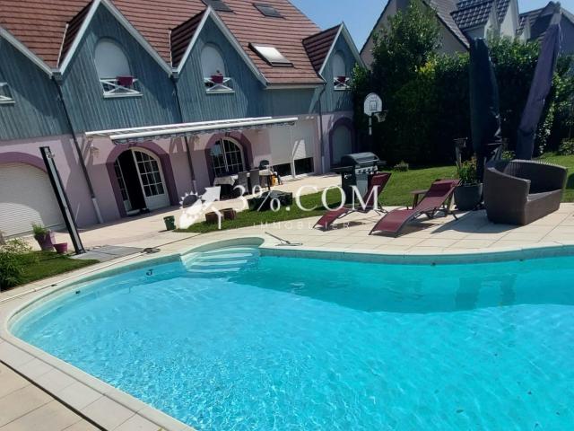 3%COM Belle demeure avec piscine du 27 ares