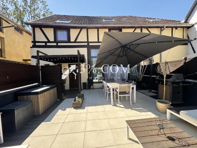 3%COM Très beau loft 4 chambres 2 salles de bain terras