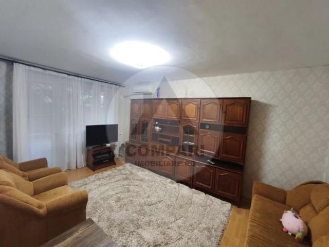 3camere Tineretului cu loc de parcare