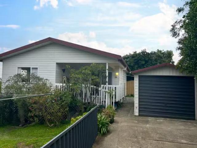 3A Roberts Street, Tawa, Wellington City
