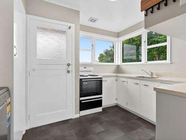 3B Summit Road, Fairfield, Lower Hutt City