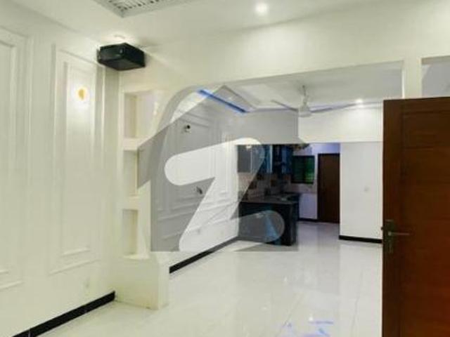 3Bed DDL 125 Sq Yd Villa FOR SALE At Precicnt 10B All Amenities Nearby Heighted Location Investor Rates Bahria Town Precinct 10 B