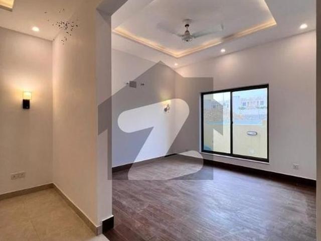 3Bed DDL 125sq yd Villa FOR SALE at ALI BLOCK All amenities nearby including MOSQUE, General Store & Parks Bahria Town Precinct 12
