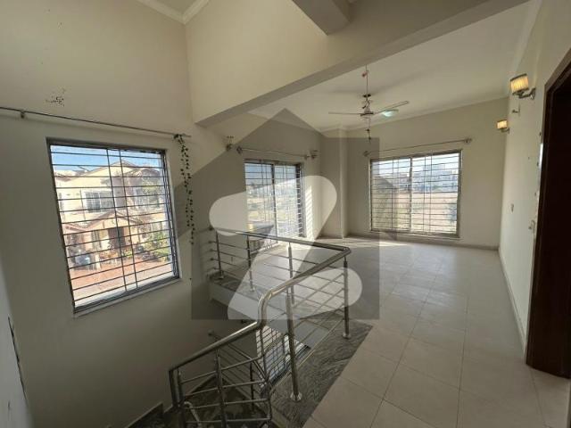 3 Bed DDL 152sq Yd Villa FOR SALE At Precicnt 11A All Amenities Nearby Heighted Location Investor Rates Bahria Town Precinct 11 A