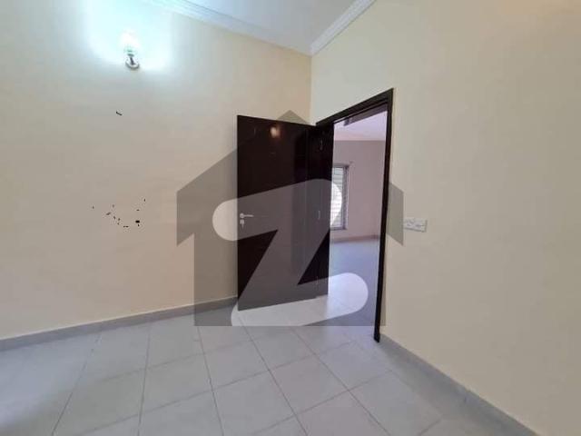 3Bed DDL 200sq Yd Villa FOR SALE. Top Heighted Location Near. Murree Point BTK Hill View Bahria Town Precinct 11 A