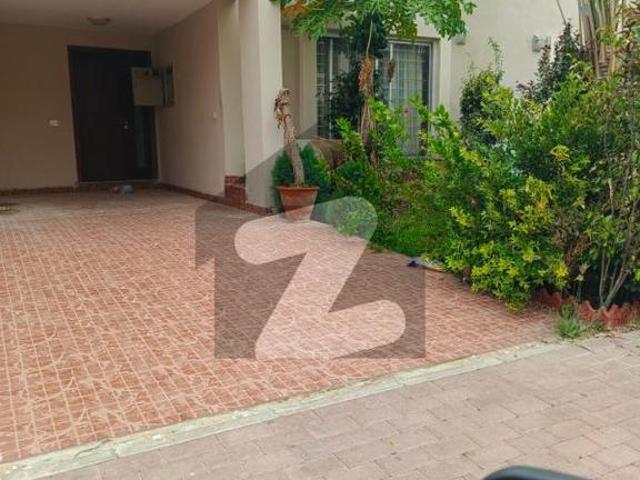 3Bed DDL 200sq yd Villa FOR SALE. Top Heighted Location near. Murree Point BTK Hill View Bahria Town Precinct 11 A