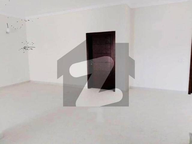 3Bed DDL 200sq Yd Villa FOR SALE. All Amenities Nearby Including Parks, Mosques And Gallery