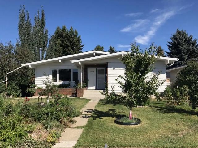 3Bed 1.5Bath 4 minutes from Southgate Mall and LRT