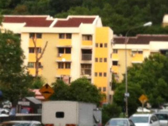 3BEDROOMS JASMINE APARTMENT OPP KLINIK KESIHATAN Lowrise WalkUp