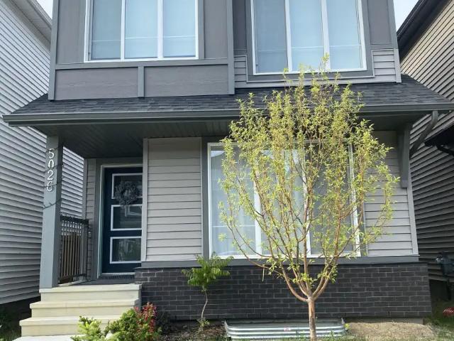 3BR/2.5BA FULL HOUSE with detached double garage – SEPT 1