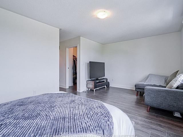 3br 3+ Den 3 Bath Townhome fairview Mall Drive