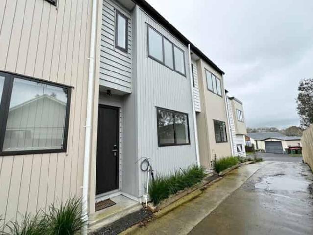 3D Cadiz Place, Papakura, Papakura