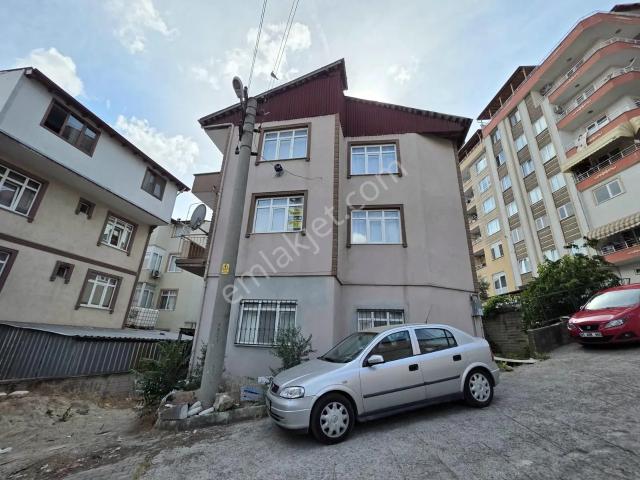 3kentten İzmit Yenişehir'de Merkezi Konumda Kiralık 2+1 Daire!