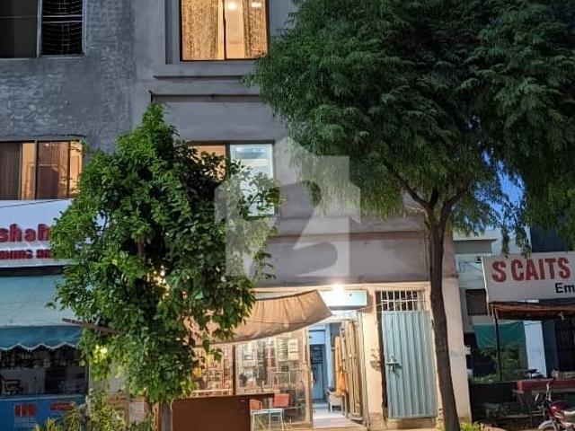3Marla Triple Storey Commercail Building Available For Sale At the Hot Location Of Park Arab Lahore