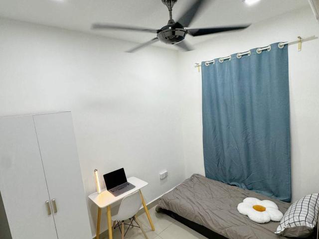 [3mins walk MRT Damansara Damai] Female Single Room Free Utilities Free Cleaning Bandar Utama Petaling Jaya Sungai Buloh