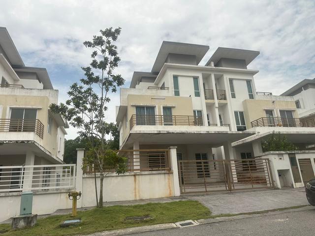 3Sty Semi D Regency Parc Saujana Rawang Bandar Country Homes