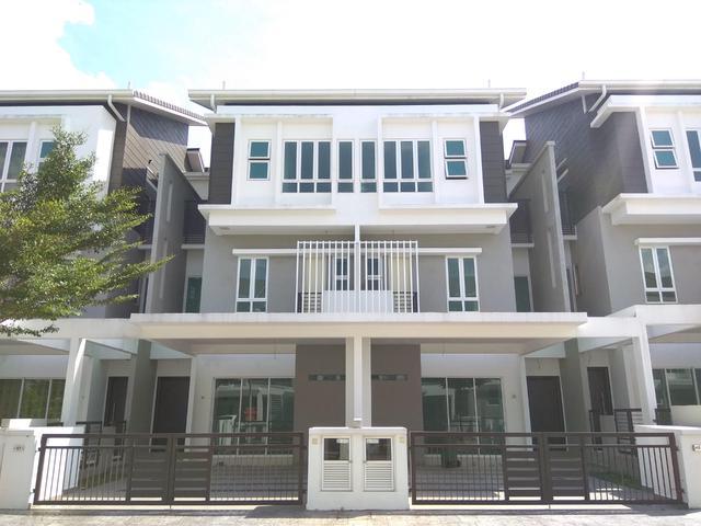 3sty terrace house tiara south semenyih selangor