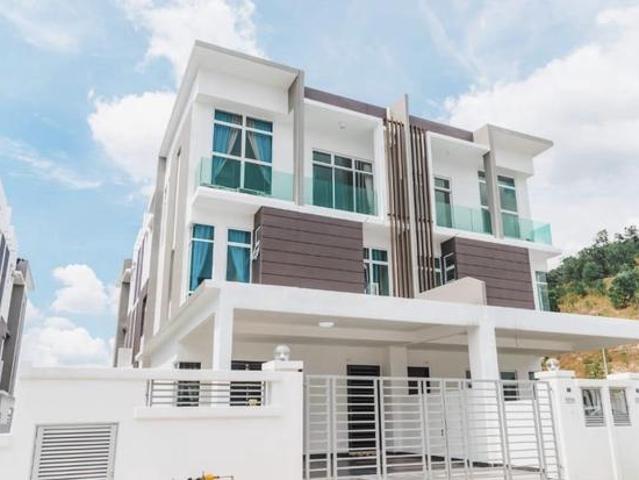 3storey Cluster Nusa Sentral 10min to Tuas Bukit Indah Botanic 32x70