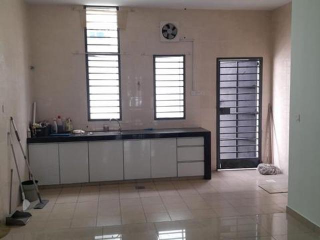 3Storey Terrace House Bangi Avenue for Rent Partially furnished