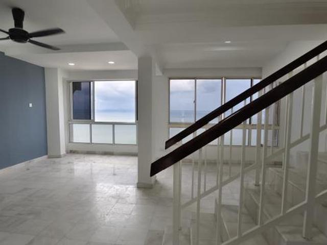 3Storey Triplex Penthouse at Desa Mar Vista Bt Ferringhi For Sale