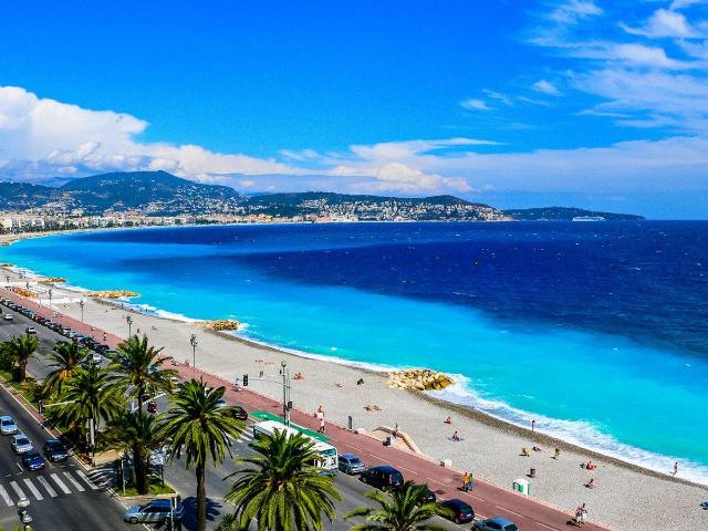 3P très lumineux dans hôtel particulier à Nice