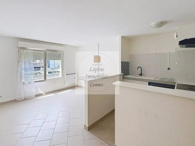 3P de 42.5m², terrasse, parking et cave