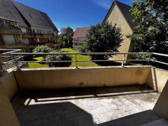 3pp avec balcon parking à rénover
