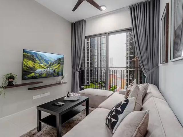 3R2B MRT CondoNear 7 Uni 200 ShopFurnished Ready Move In