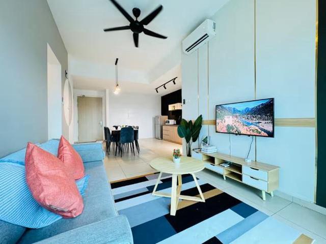 3R2B Ready Move In CondoWalk to MRT 200 ShopFull Loan Furnish