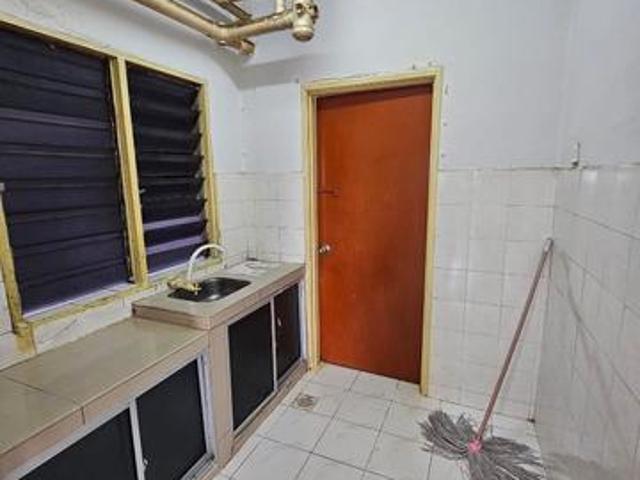3r2b Vista Serdang Apartment for Sale Seri Kembangan Serdang