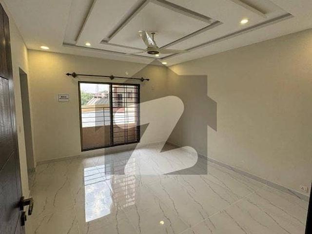 3rd Floor Brand New Apartment For Sale In Askari 6