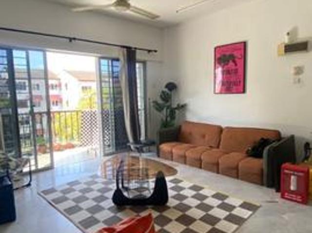 3rd Floor Freehold Hillside Apartment