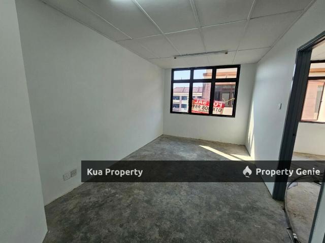 3rd Floor Shophouse / Apartment at MJC Batu Kawa near Yahos School For Sale