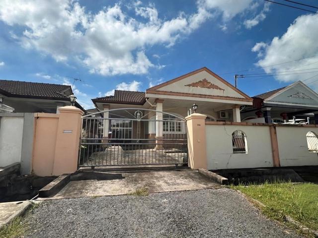 3rd Mile SemiD Single Storey Big Land 812 Points