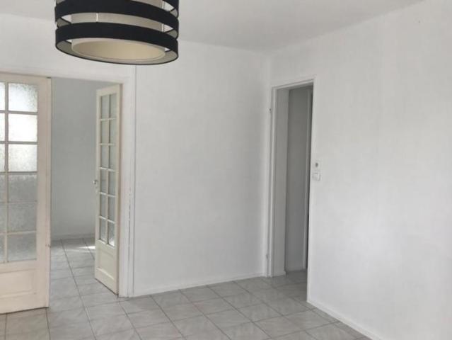 T3 / 56m² / Poissy RER A