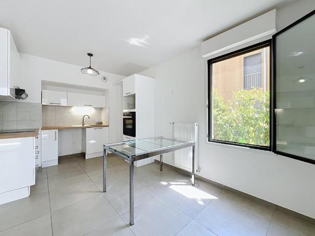 T3 – 63 m2 – TERRASSE – GARAGE – 69740 GENAS
