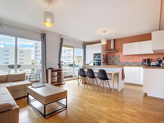 T3 – 63 M2 MEUBLE PARKING – BALCON – 69008 – LYON