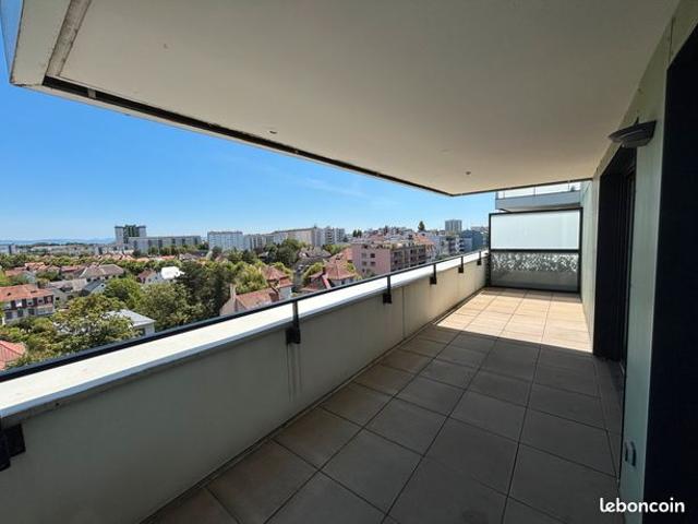 T3 61 m² | Terrasse 17 m² | Résidence 2018 | Avant dernier étage | Tram 50 m