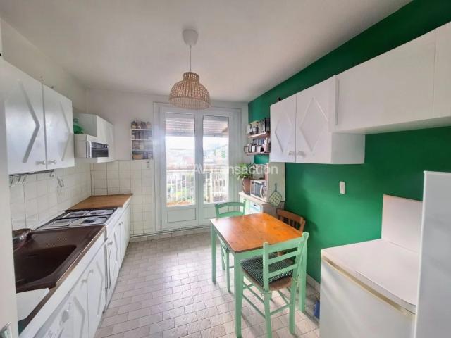 T3 67m² BALCON CAVE GARAGE+ PARKING COLLECTIF TRAM 3