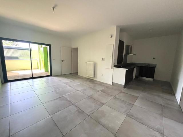 T3 66m2 belles prestations avec terrasse et 2 parkings