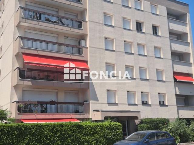 T3 69 m² dernier étage avec ascenseur, vue montagnes, balcon et garage – Échirolles