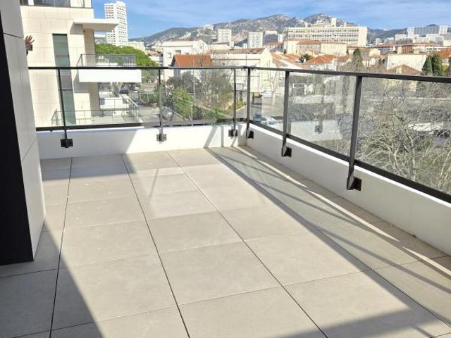 T3 70m² + terrasse de 22m² secteur Borely + box fermé en sous sol