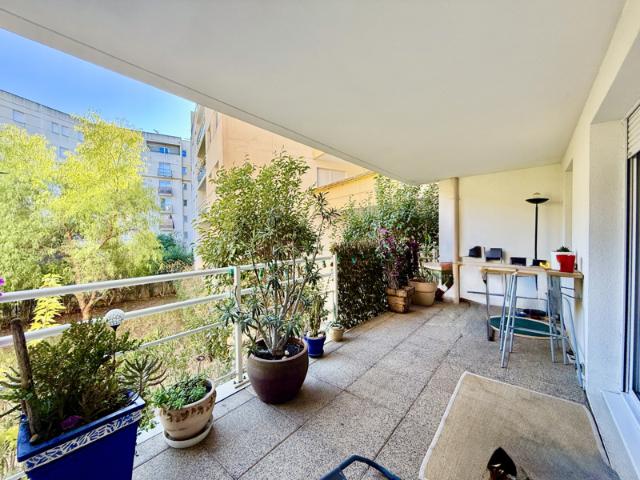 T3 72m2 Terrasse Sud & Garage Montpellier Antigone Don Bos
