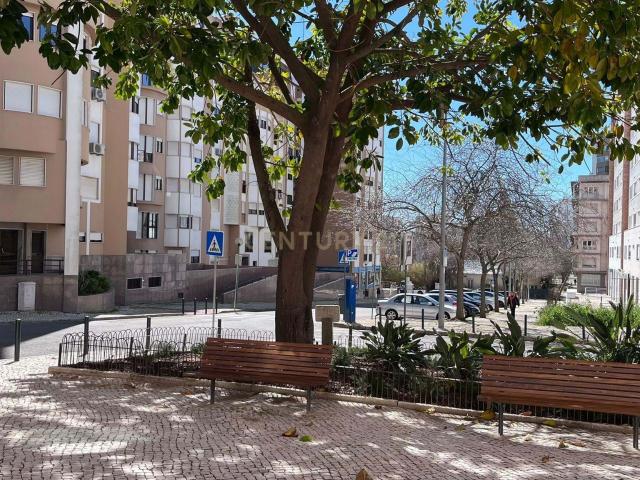 T3 153 m² com varanda | Garagem + 1 lugar de estacionamento | Lumiar | Lisboa